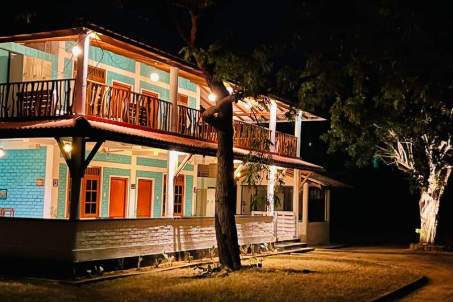 Funky leopard safari lodge in Yala 